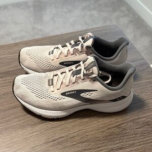 Brooks Women's Athletic Shoes - Cream and Black